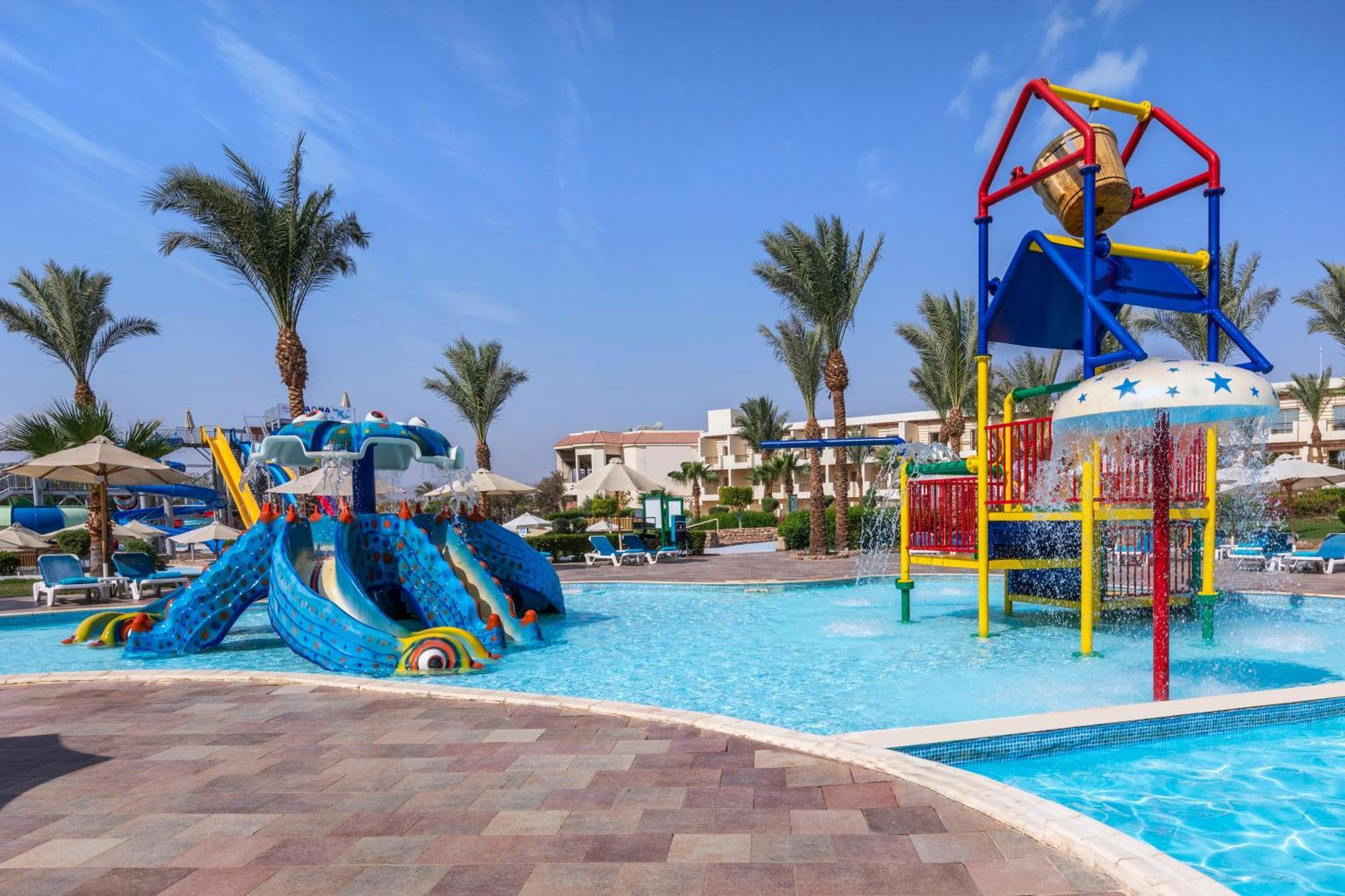 엑스피리언스 키로세이즈 프리미어 나마 베이 호텔 샤름 엘 셰이크 외부 사진 Aqua Park at the Hilton Hurghada